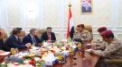 وزير الدفاع يلتقي في عدن كبير المستشارين العسكريين البريطانيين في الشرق الأوسط ...