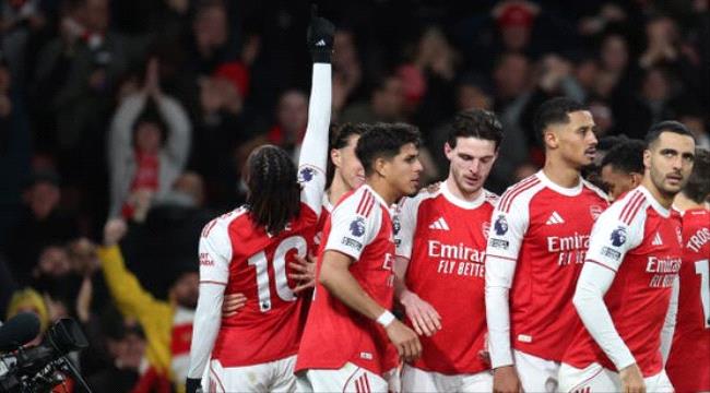 أرسنال يسحق توتنهام برباعية ويبتعد بصدارة الدوري الانجليزي ...