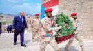 الزُبيدي يضع إكليلا من الزهور على نصب الشهيد لبوزة ويزور منصة الشهداء في ردفان ...