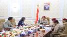 وزير الدفاع يلتقي السفيرة الفرنسية والملحق العسكري الفرنسي ويؤكد أهمية الدعم الدولي لليمن ...