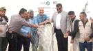 وكيل أول محافظة عدن ومدير مؤسسة المياه يدشنان الضخ التجريبي لستة آبار ارتوازية في بئر أحمد ...